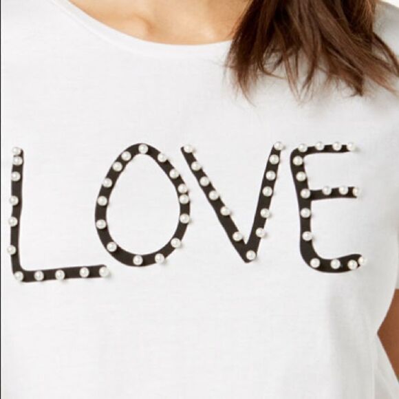 🎉1 hr sale🎉Pearl T-shirt - Picture 5 of 6